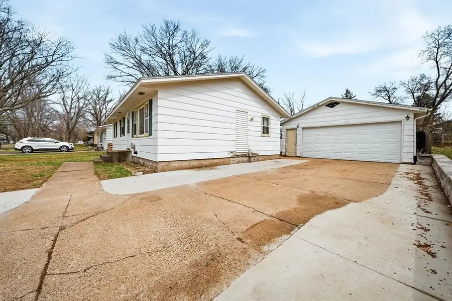 3145 Saturn Avenue, Eau Claire, WI 54703 - #3