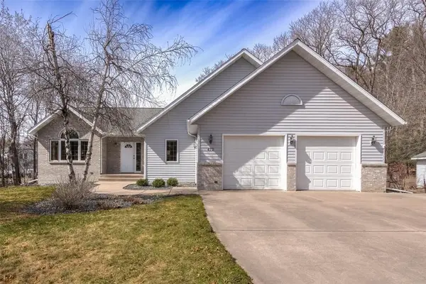 472 Glenwood Ct, Chippewa Falls, WI 54729