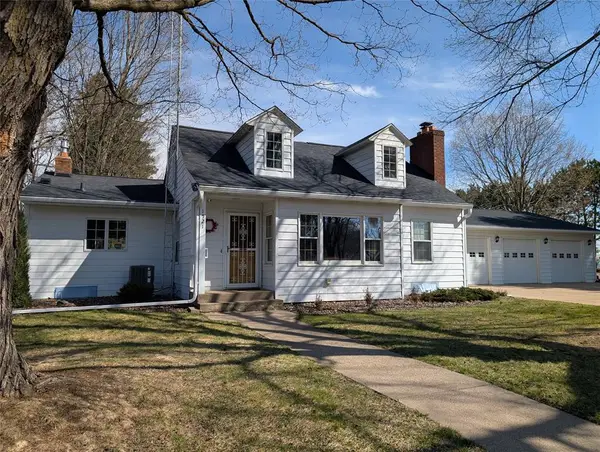 1521 6th Avenue, Menomonie, WI 54751