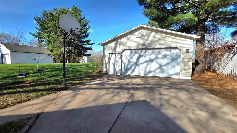 816 Starr Avenue, Eau Claire, WI 54703 - #2