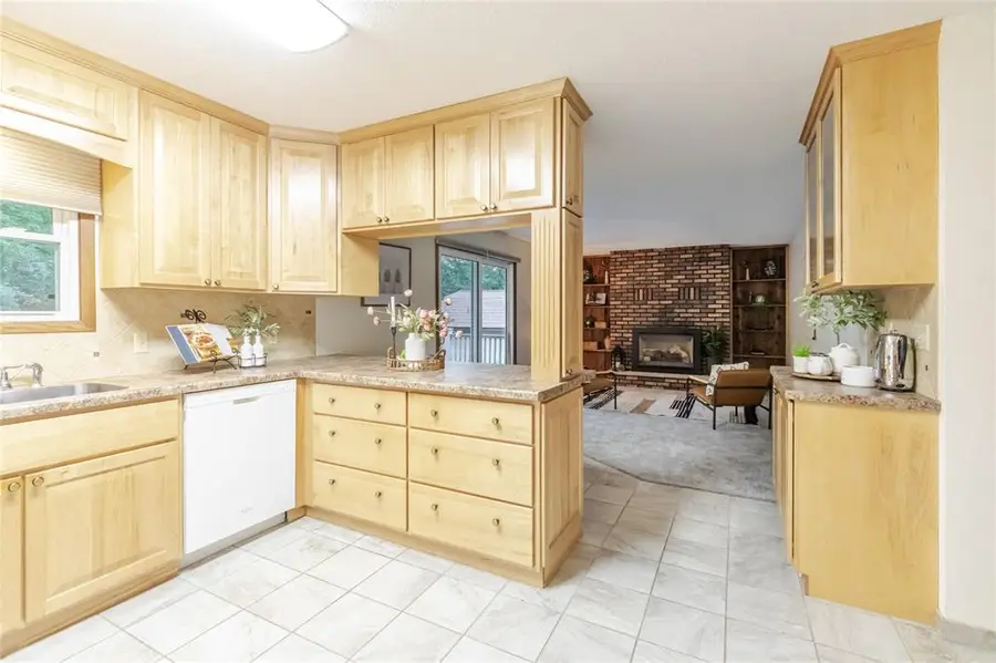 1210 S 50th Avenue, Eau Claire, WI 54703 - #2