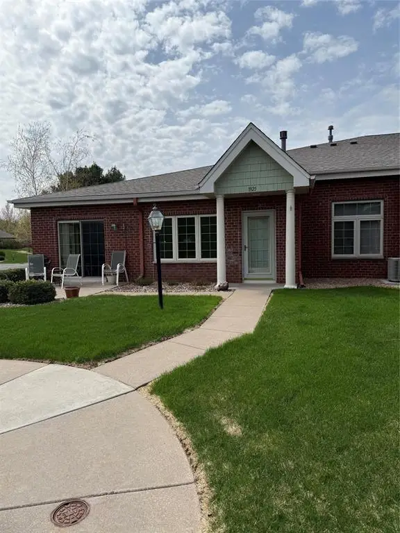 1925 Hunter Hill Road, Hudson, WI 54016