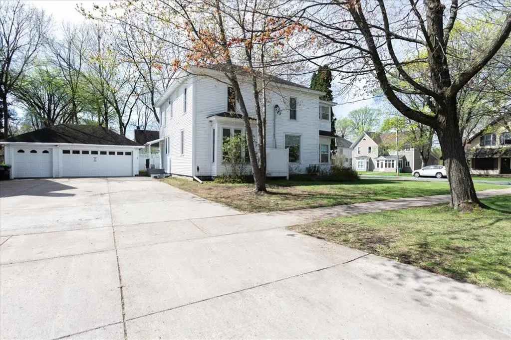 1104 7th Street #1104/1104-1/2, Menomonie, WI 54751 - #1