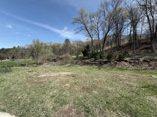 2247 Camden Court, Eau Claire, WI 54703
