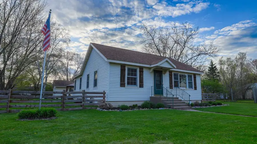 718 Maple Street, Chippewa Falls, WI 54729 - #2