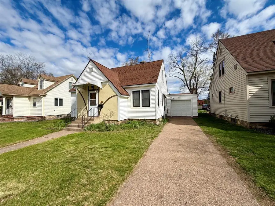 502 Mansfield Street, Chippewa Falls, WI 54729 - #3