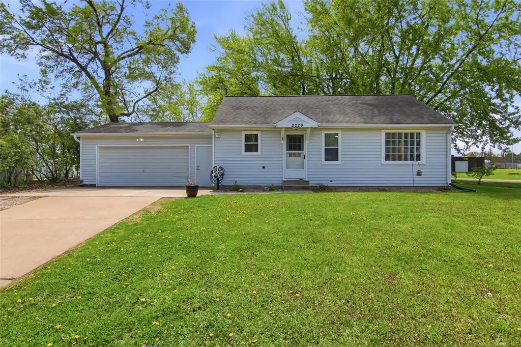 2229 Vine Street, Eau Claire, WI 54703 - #1