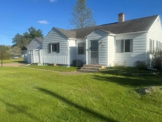 2725 Crescent Avenue, Eau Claire, WI 54703 - #2