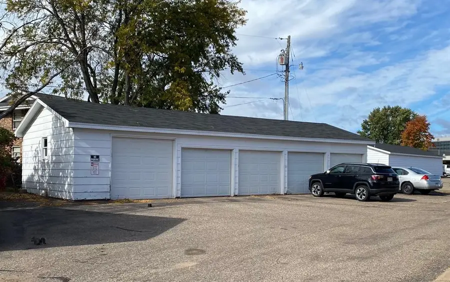 2714 Thomas Drive #1-4, Eau Claire, WI 54701 - #2