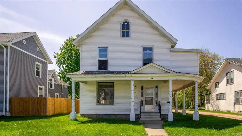 1204 State St #0, Eau Claire, WI 54701 - #1