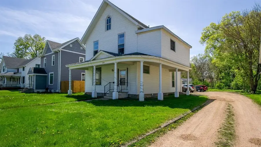 1204 State St #0, Eau Claire, WI 54701 - #3