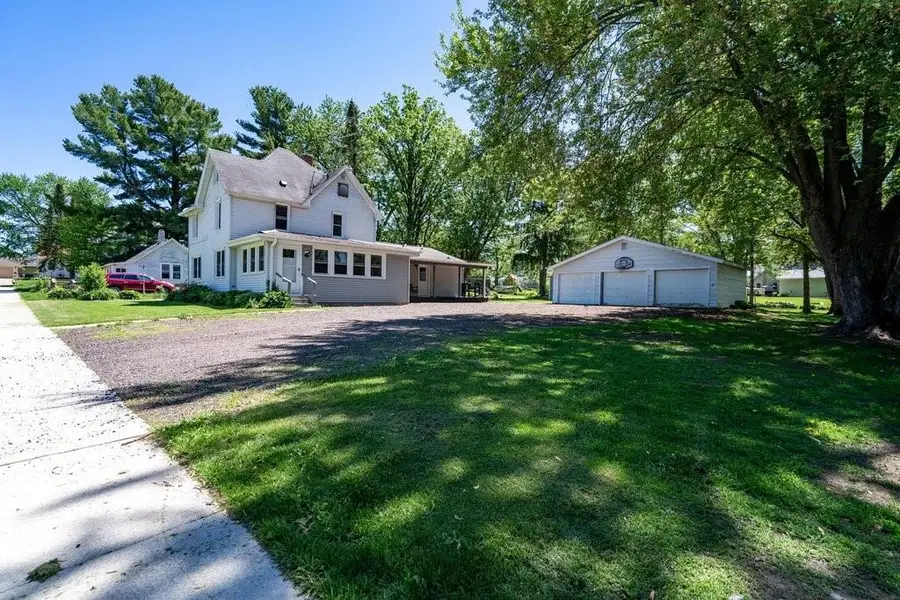 334 E 2nd Avenue, Stanley, WI 54768 - #2