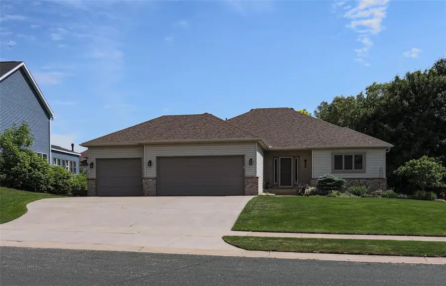 2400 Emerald Bend, Hudson, WI 54016 - #2