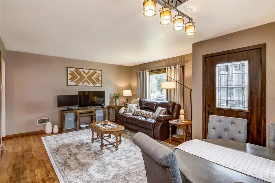 109 E Grant Avenue, Eau Claire, WI 54701 - #3
