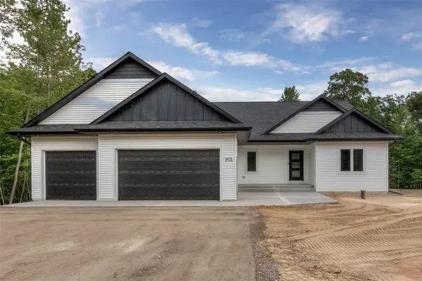 1921 Legacy Drive, Eau Claire, WI 54703