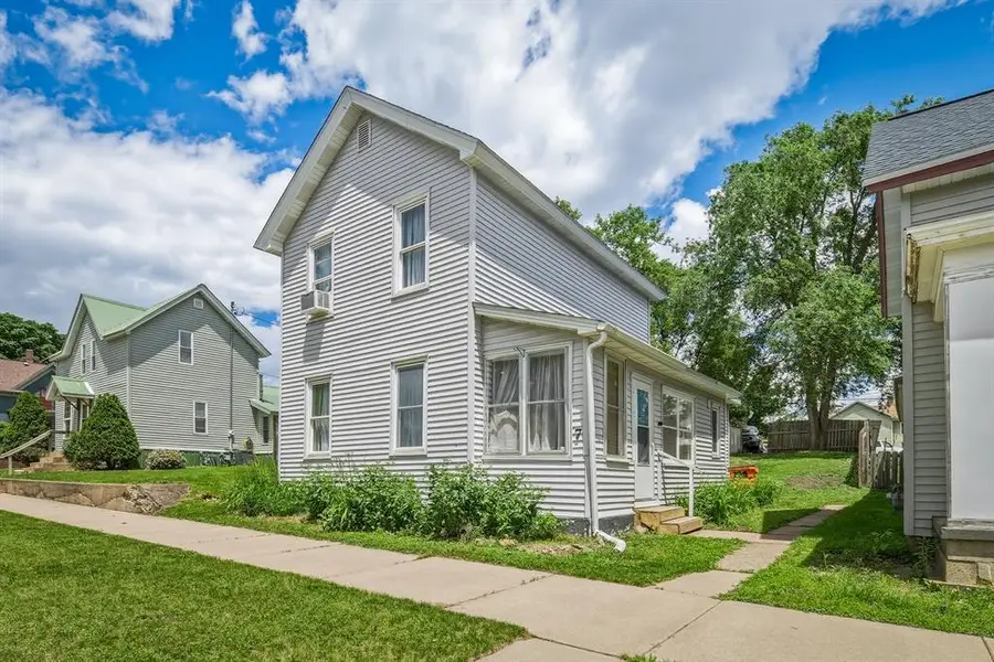 7 S Rural Street, Chippewa Falls, WI 54729 - #3