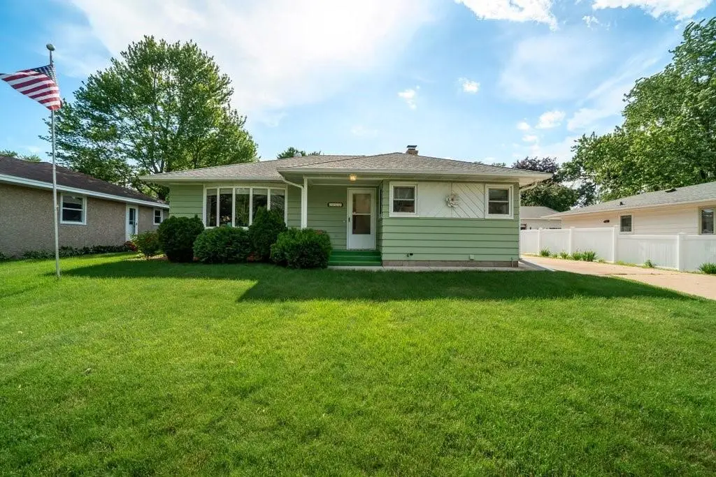 3030 Jupiter Avenue, Eau Claire, WI 54703 - #1