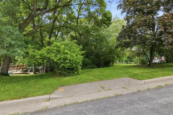 3912 Woodcrest Court, Eau Claire, WI 54701