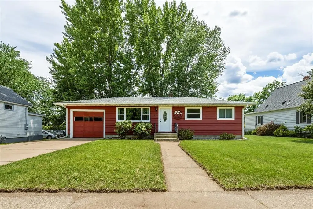 325 Selma Street, Eau Claire, WI 54703 - #1