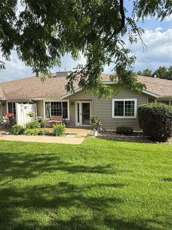 4222 W Robin Meadows Lane, Eau Claire, WI 54701