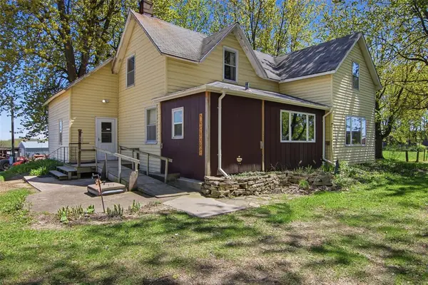 W10050 County Road I, Pepin, WI 54759