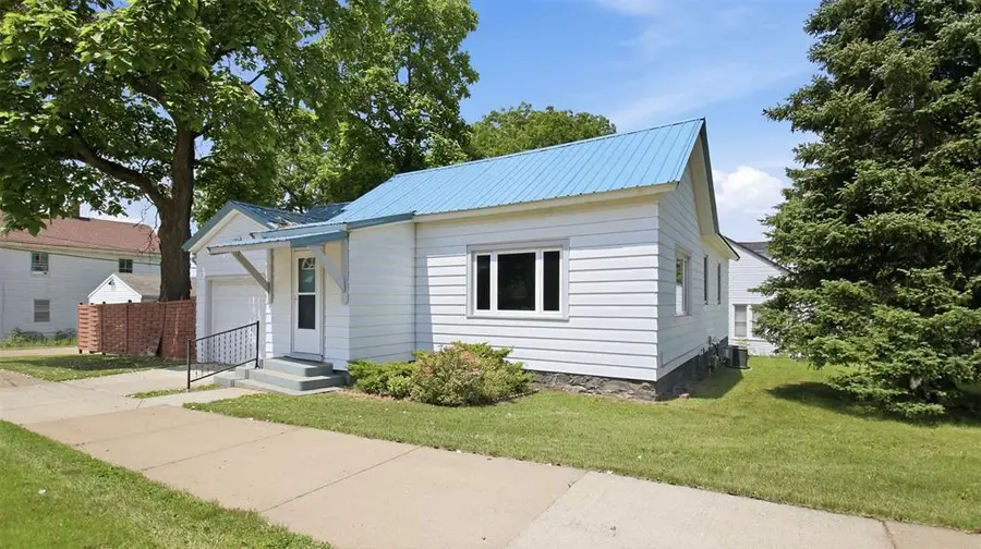 222 E Grand Avenue, Chippewa Falls, WI 54729 - #2