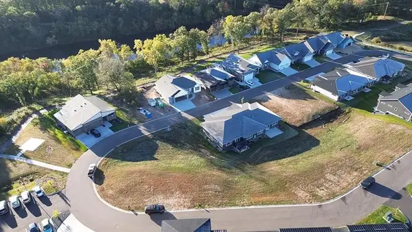 2877-2879 Patrick John Drive, Eau Claire, WI 54703