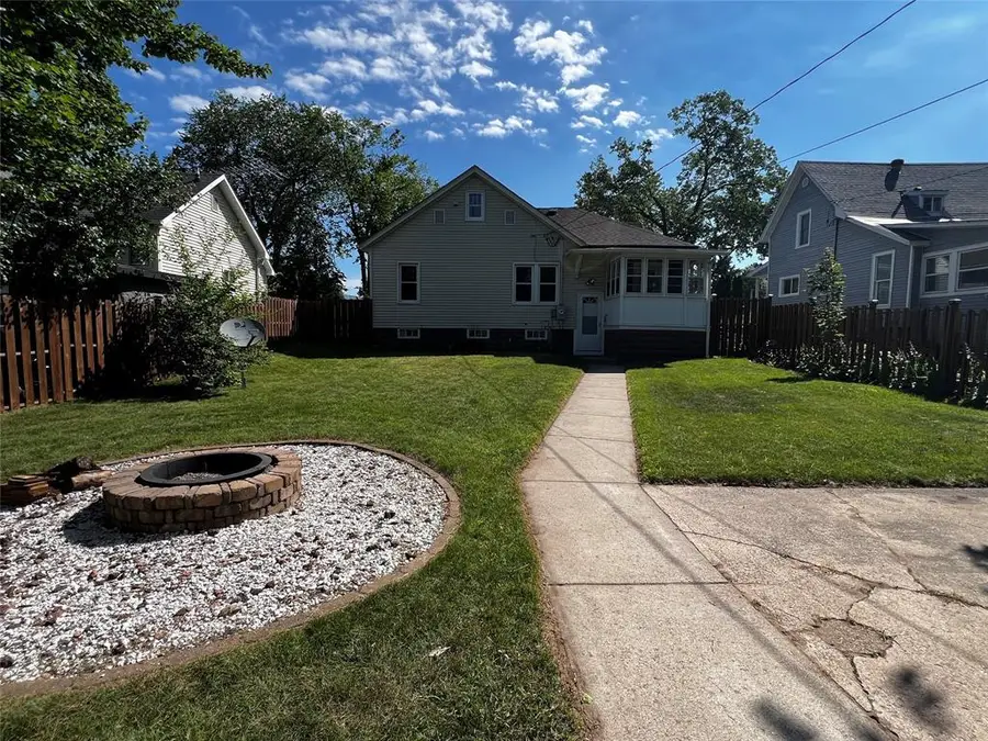 808 Dodge Street, Eau Claire, WI 54701 - #3