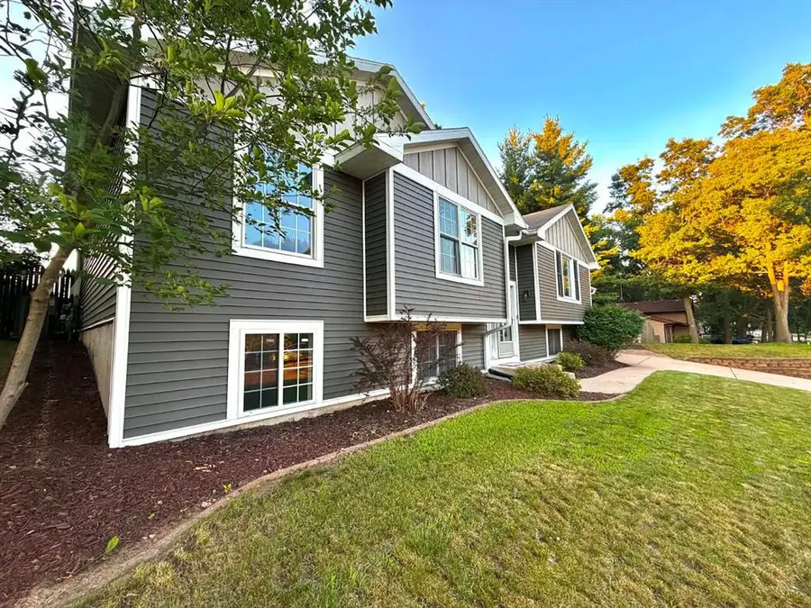 718 Farr Court, Eau Claire, WI 54701 - #3