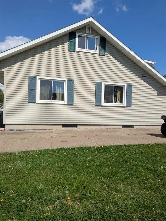 418 E School, Thorp, WI 54777 - #2