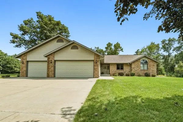 1407 Woodridge Drive, Chippewa Falls, WI 54729