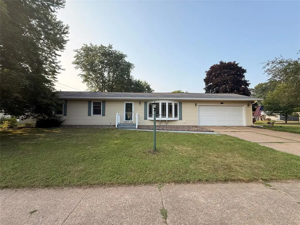 1470 Cummings Avenue, Eau Claire, WI 54701 - #1