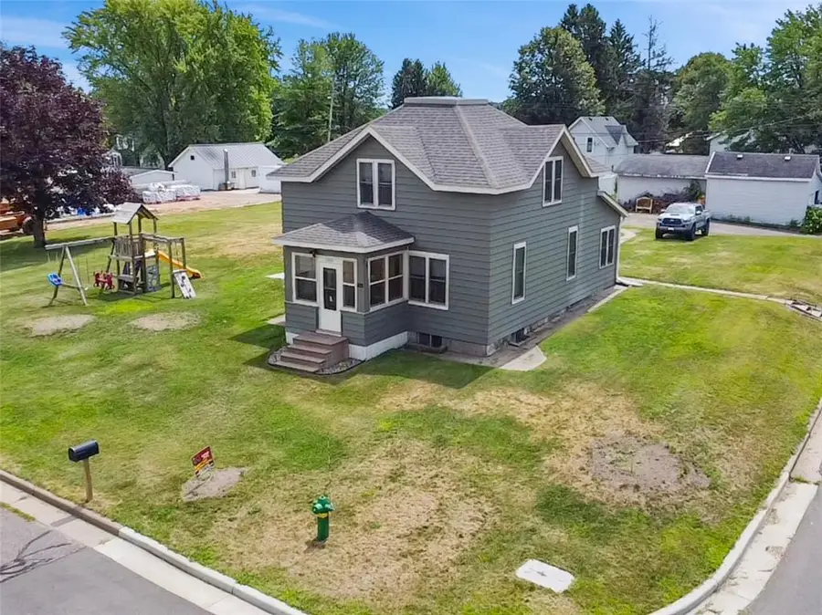 1305 Warren Street, Chippewa Falls, WI 54729 - #3