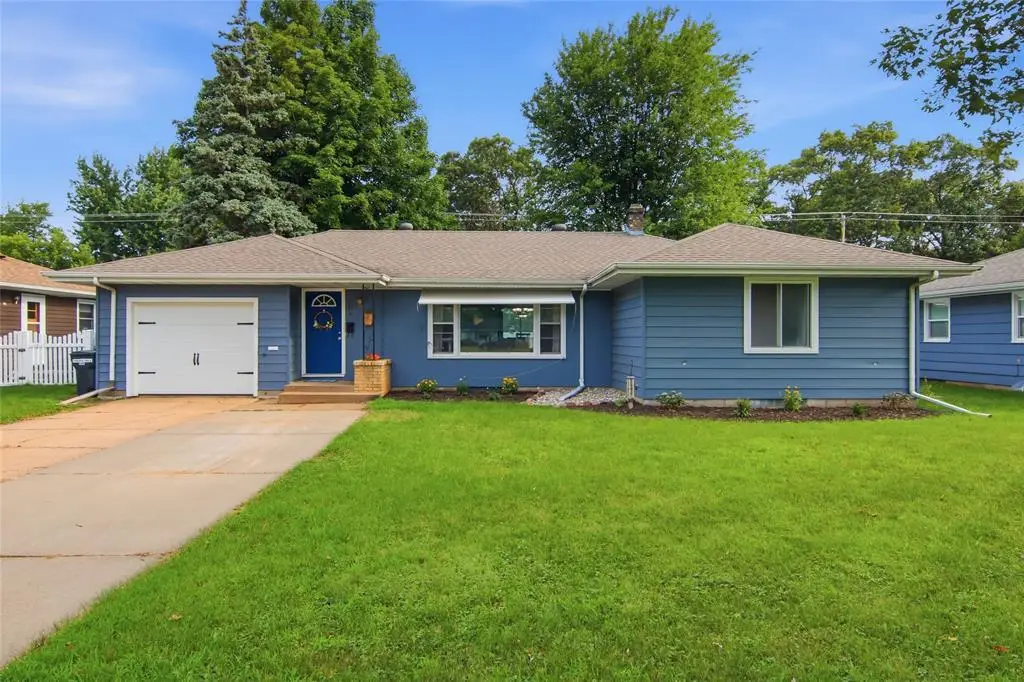 904 E Lexington Boulevard, Eau Claire, WI 54701 - #1