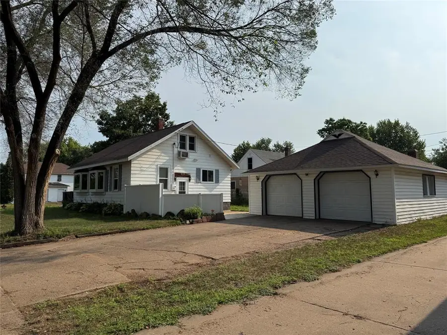 819 Platt Street, Eau Claire, WI 54703 - #2