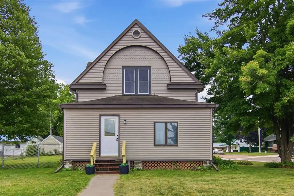 810 E La Salle Avenue, Barron, WI 54812 - #1