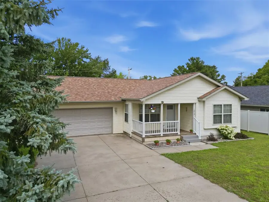 1012 Bartlett Avenue, Altoona, WI 54720 - #3