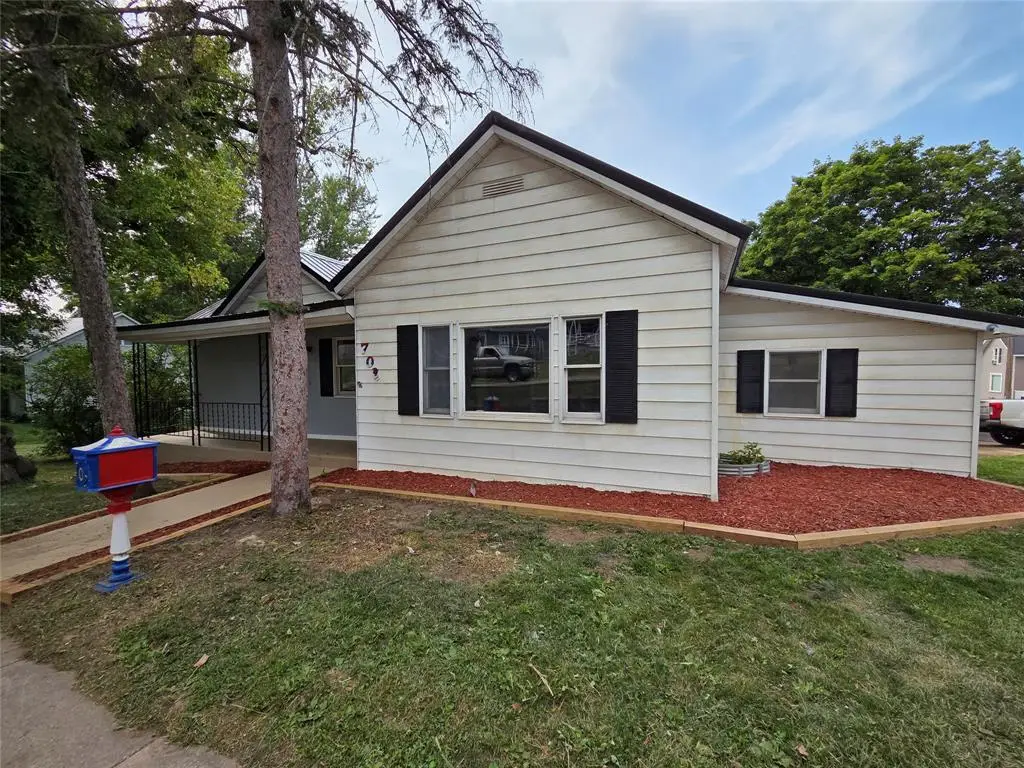 702 W Prospect Street, Durand, WI 54736 - #1
