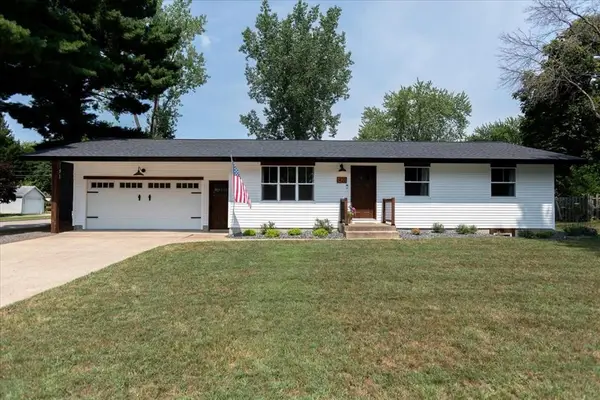 421 21st Avenue, Menomonie, WI 54751