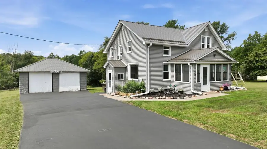 1301 E Laneville Avenue, Durand, WI 54736 - #2