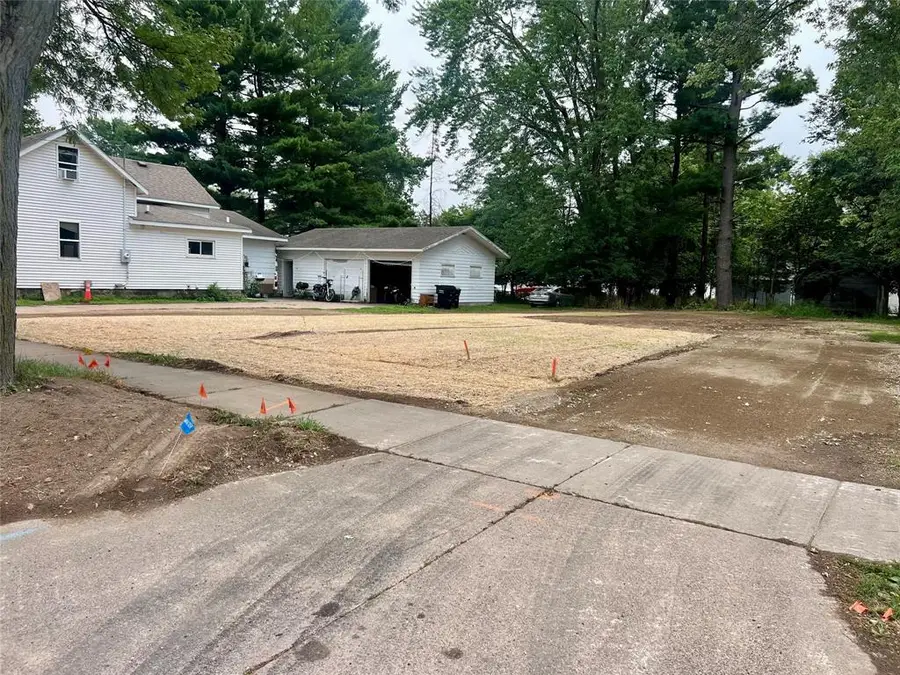 312 W 12th Avenue, Menomonie, WI 54751 - #3