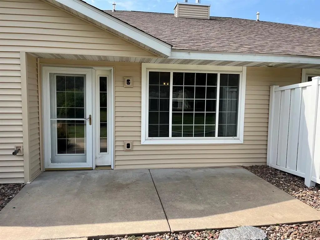 4326 W Robin Meadows Lane, Eau Claire, WI 54701 - #1