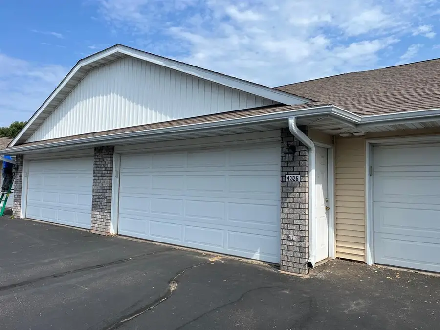 4326 W Robin Meadows Lane, Eau Claire, WI 54701 - #2
