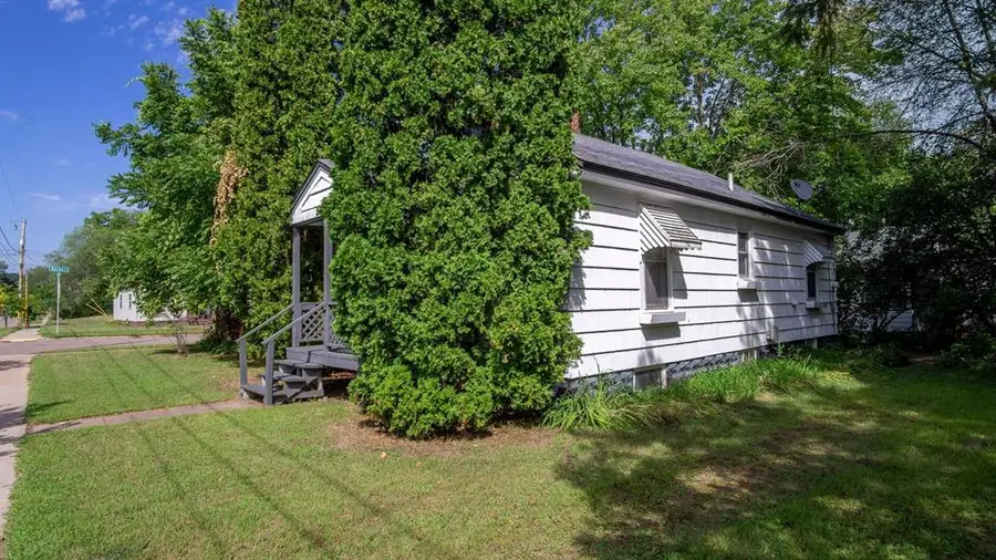 2627 7th Street, Eau Claire, WI 54703 - #2
