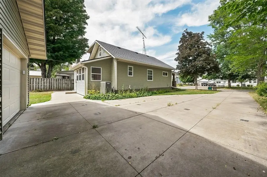 1711 Hayden Avenue, Altoona, WI 54720 - #3