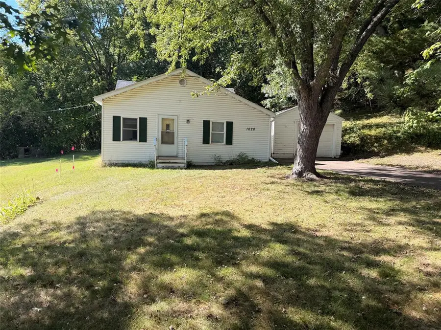 1028 Essex Street, Eau Claire, WI 54703 - #2