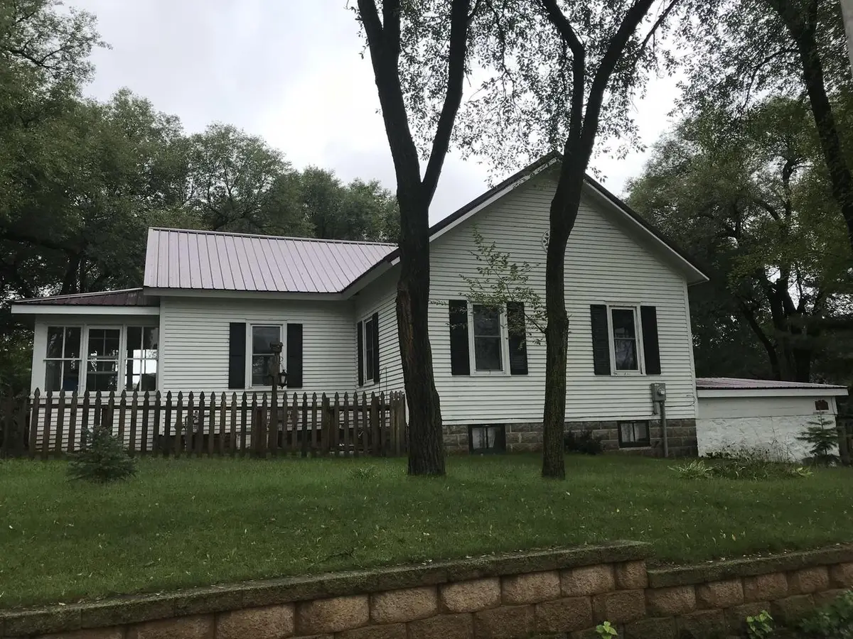 1002 W Juneau ST, Tomah, WI 54660 - #1