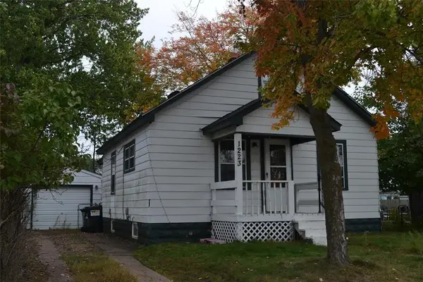 1223 Barron Street, Eau Claire, WI 54703