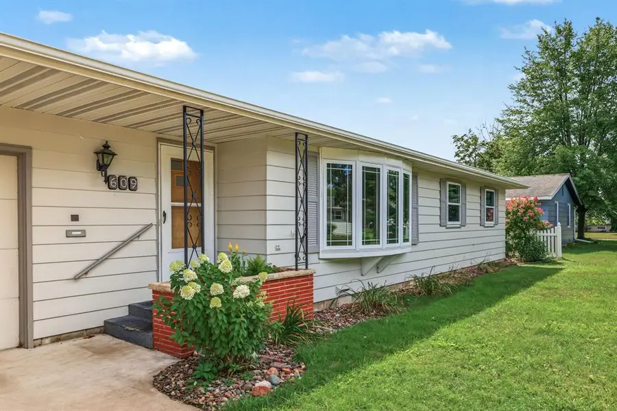 609 E Tyler Avenue, Eau Claire, WI 54701 - #3