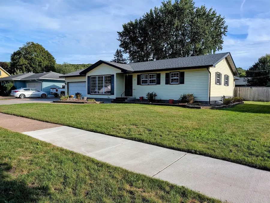 3119 Leslie Lane, Eau Claire, WI 54703 - #3